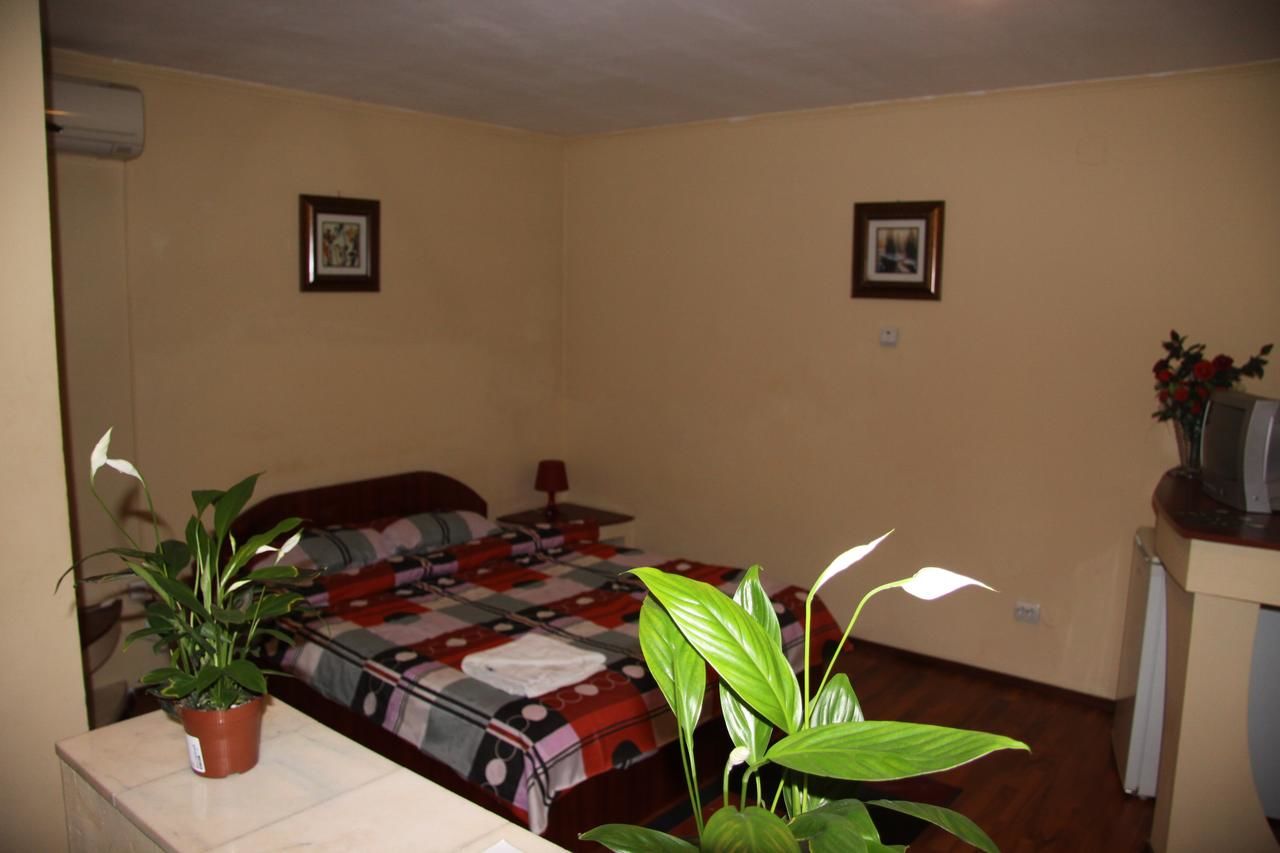 Хостелы Hotel Casa Verde Prosper Бухарест-21