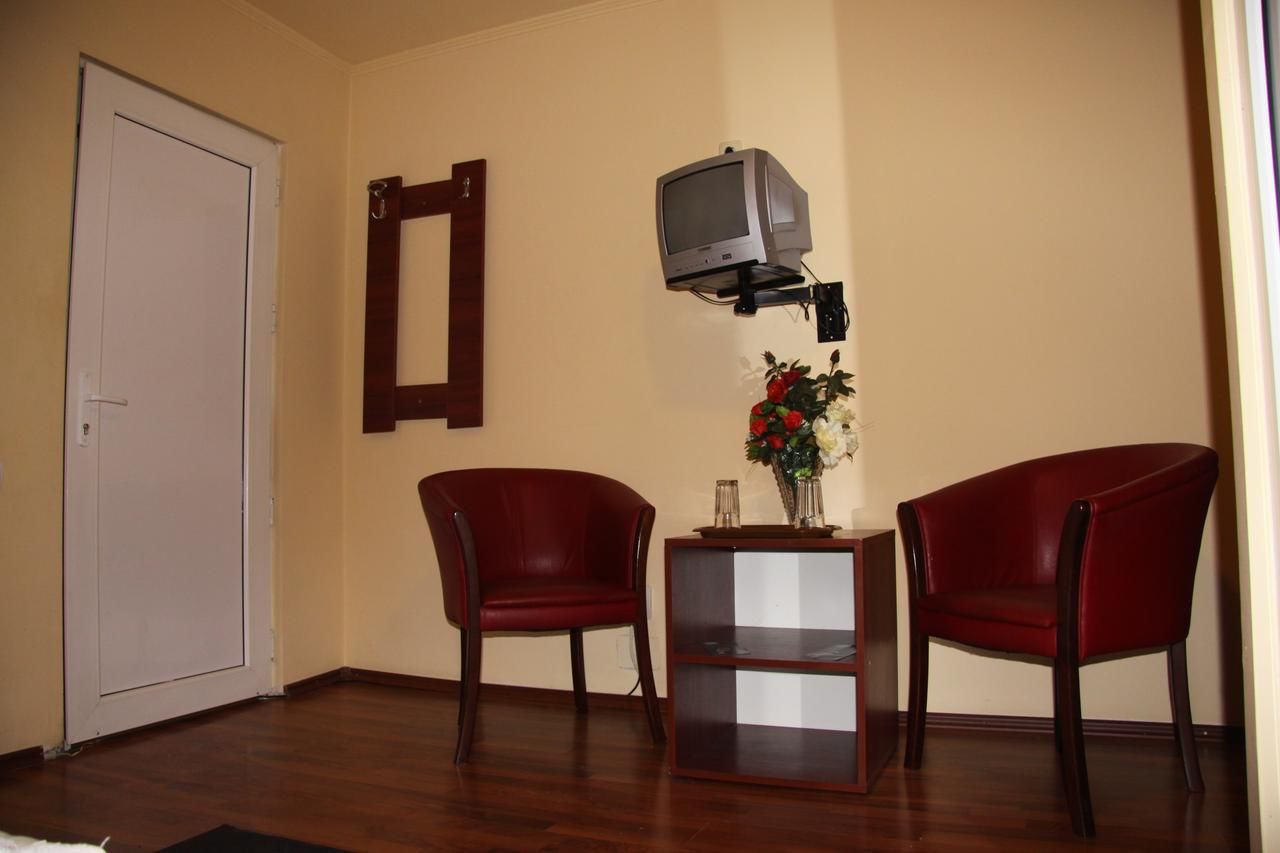 Хостелы Hotel Casa Verde Prosper Бухарест