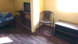 Хостелы Hotel Casa Verde Prosper Бухарест Трехместный номер-2