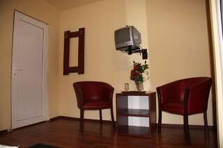 Хостелы Hotel Casa Verde Prosper Бухарест Двухместный номер с 2 отдельными кроватями-6