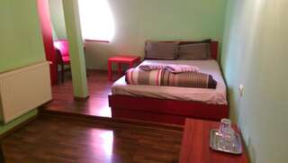 Хостелы Hotel Casa Verde Prosper Бухарест Двухместный номер с 1 кроватью-18